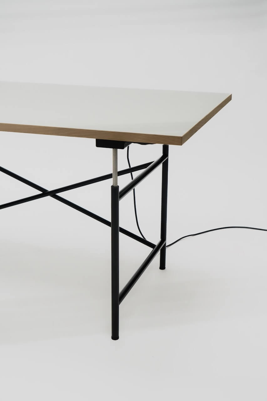 Richard Lampert Eiermann 2E Tisch höhenverstellbar elektrisch