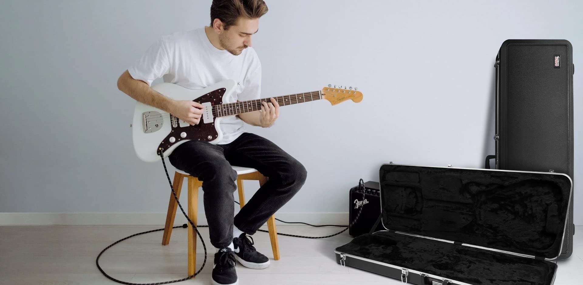 Gator Deluxe GC-JMASTER Jazzmaster Gitarrenkoffer ABS Schwarz