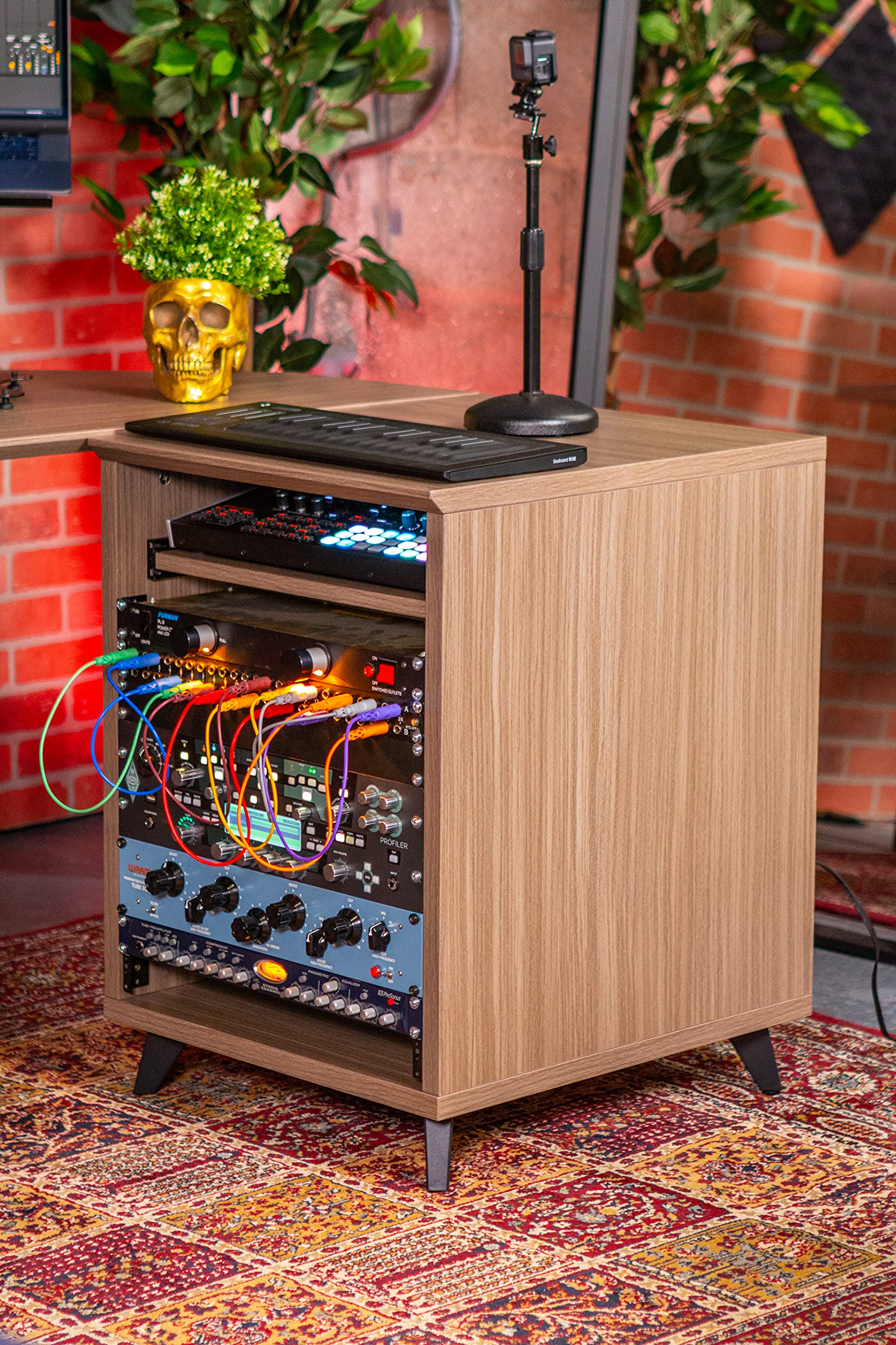 Gator Frameworks Elite Studiorack-Tisch 10U Walnuss