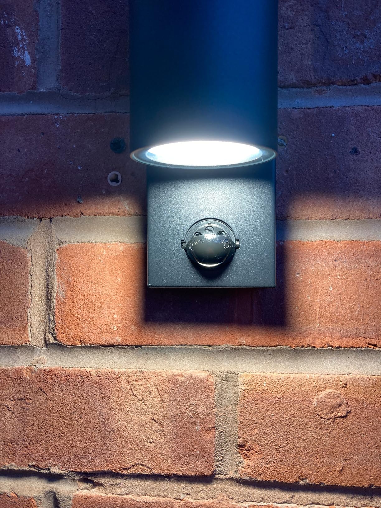 Alusso Security Light Außenwandleuchte Sensor schwarz 2x8W