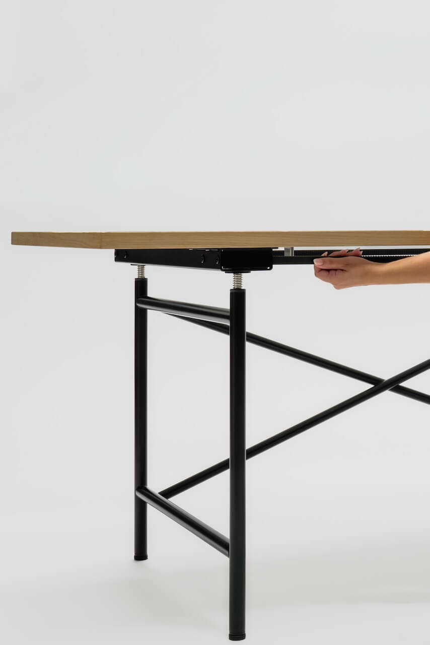 Richard Lampert Eiermann 2 M Tisch höhenverstellbar