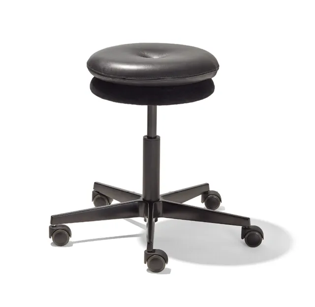 Richard Lampert Mr. Round Stuhl gepolstert modern