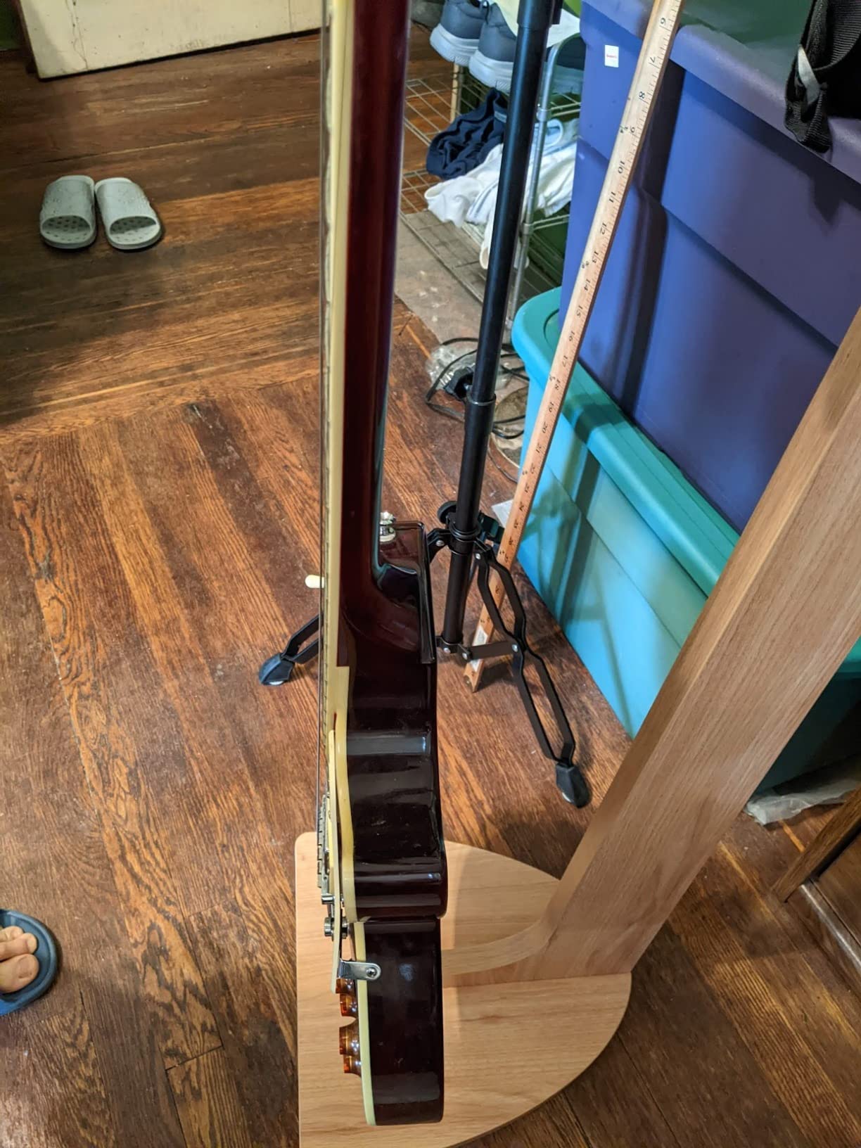 Gator Frameworks Elite GFW-ELITEGTRHNGSTD Gitarrenständer Ahorn