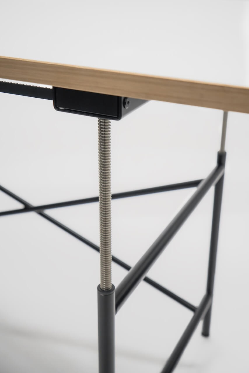 Richard Lampert Eiermann 2 M Tisch höhenverstellbar
