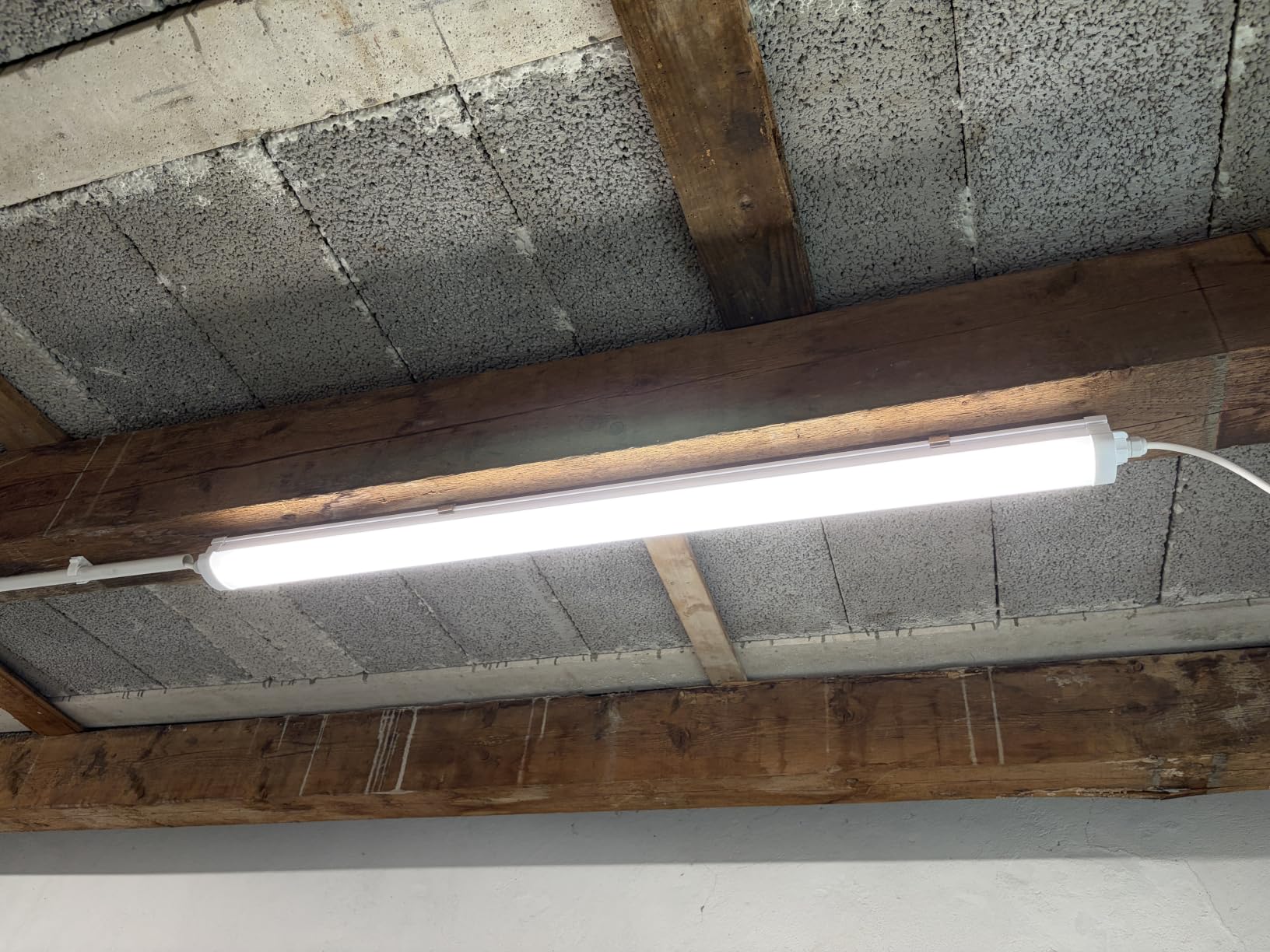 Alusso Feuchtraumleuchte LED 120cm 4000K IP65 2 Stück