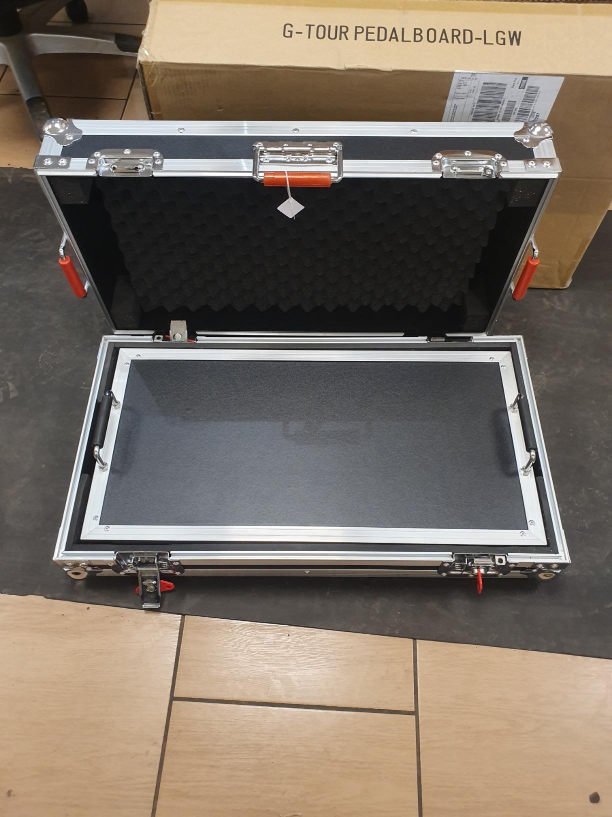 Gator Gig-Box Jr. GW-GIGBOXJR Pedalboard 54,6 cm mit Koffer