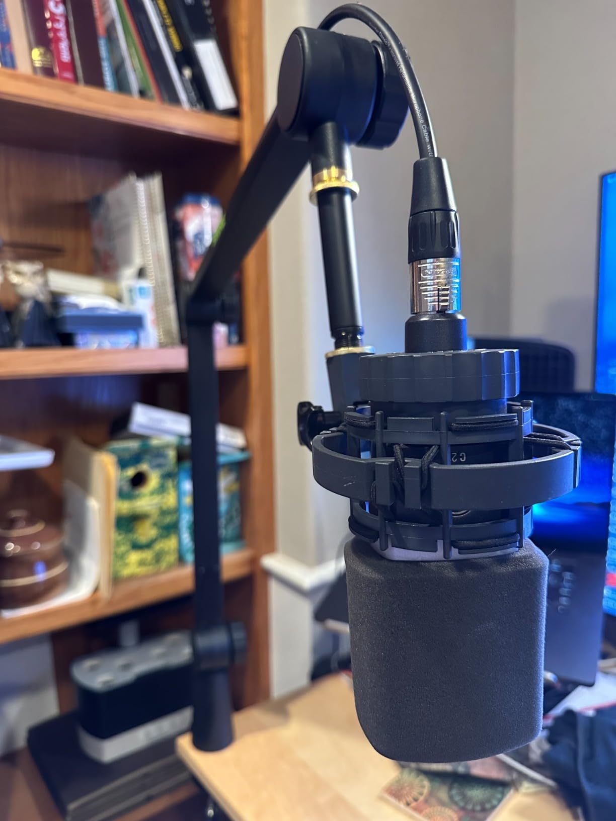 Shure by Gator Deluxe Mikrofonarm Podcast schwarz